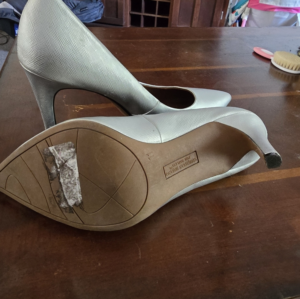 Silver heel